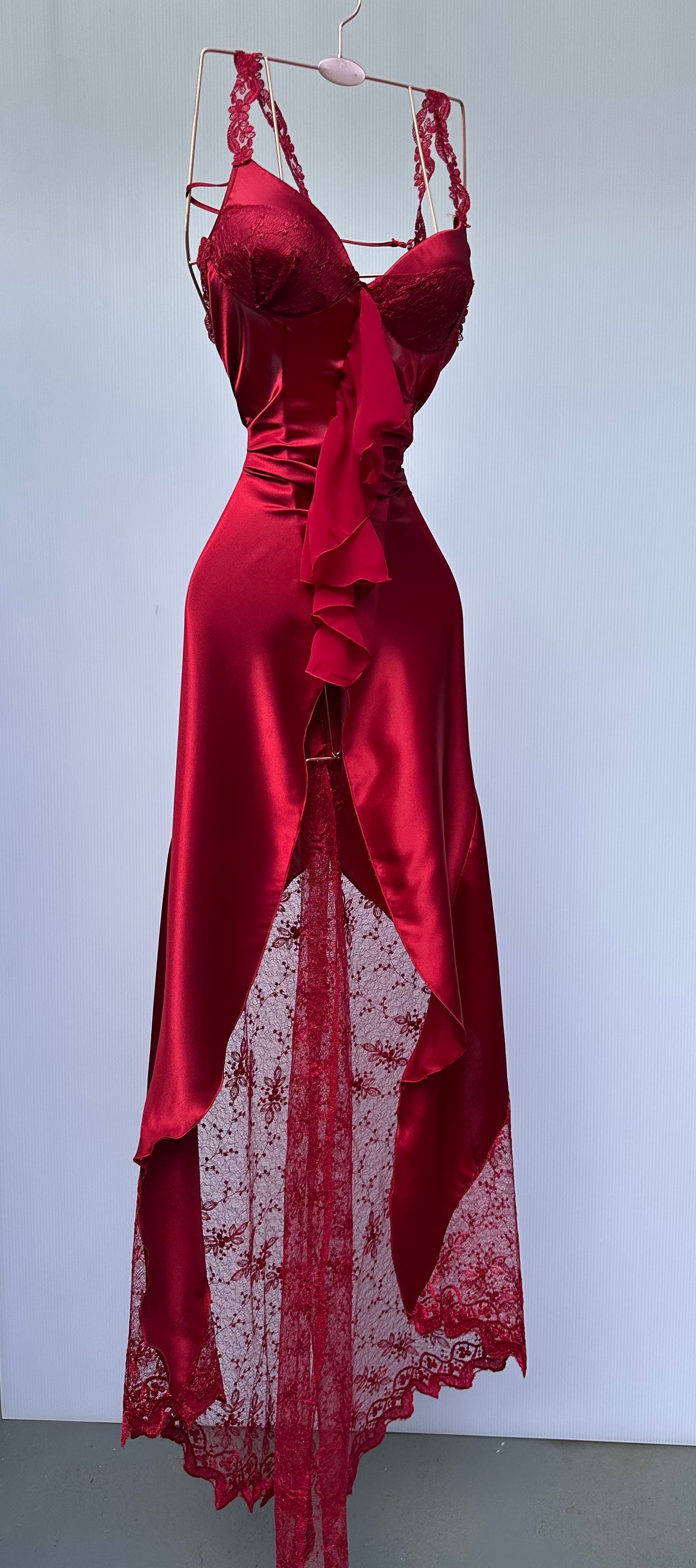 Elira Crimson Lace Lingerie Set