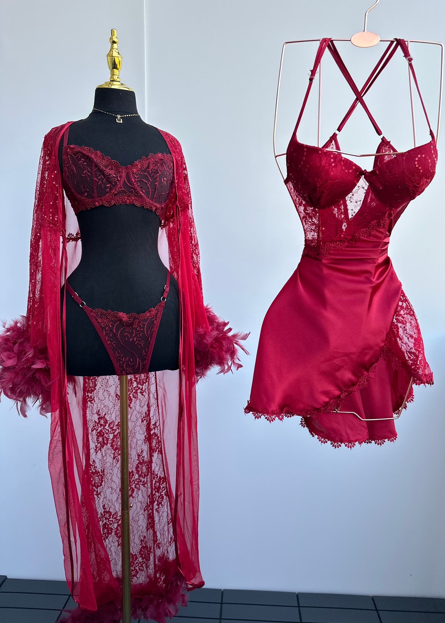 Scarlet set