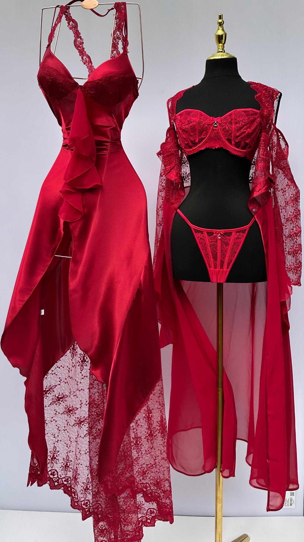 Elira Crimson Lace Lingerie Set