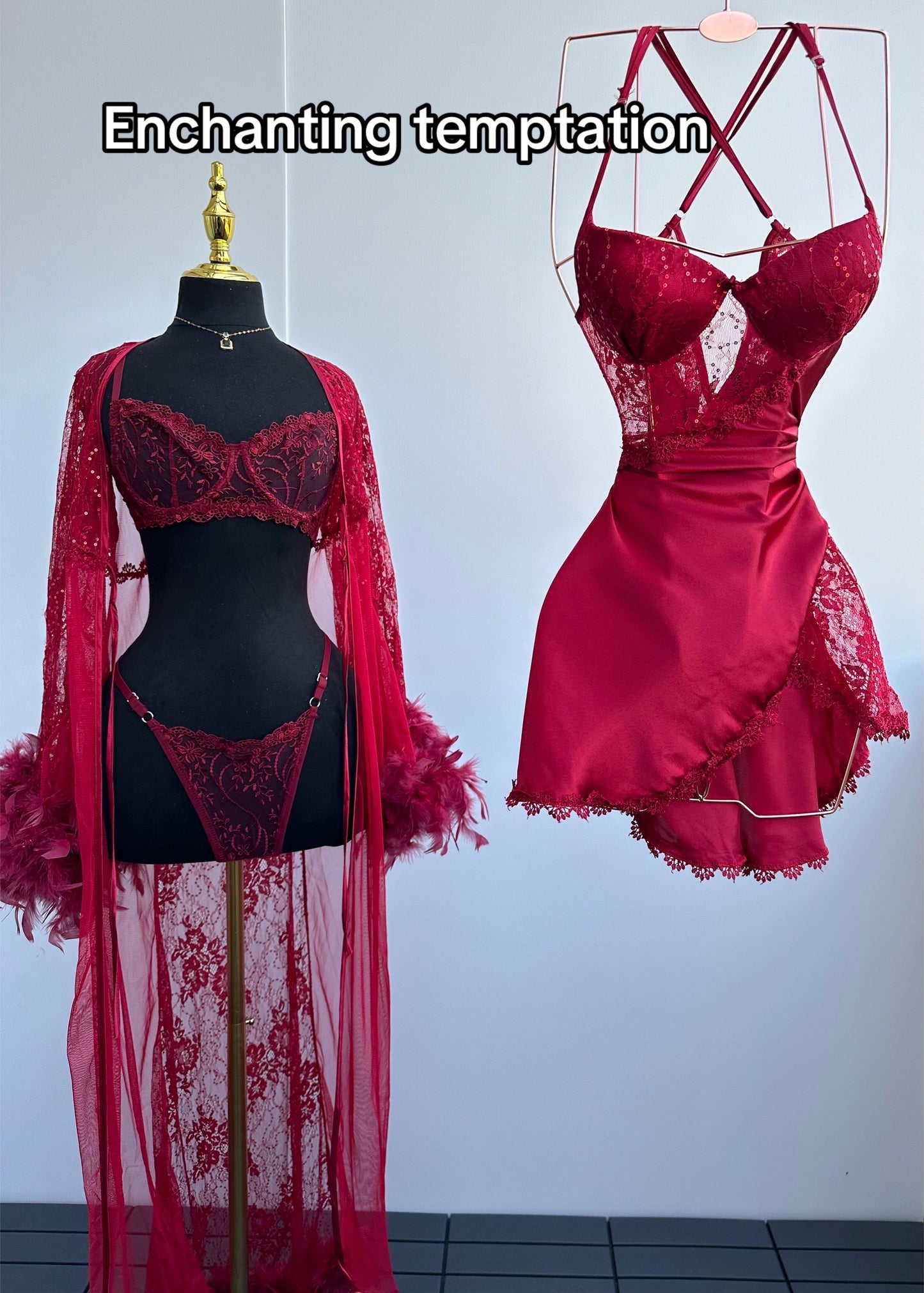 Scarlet set