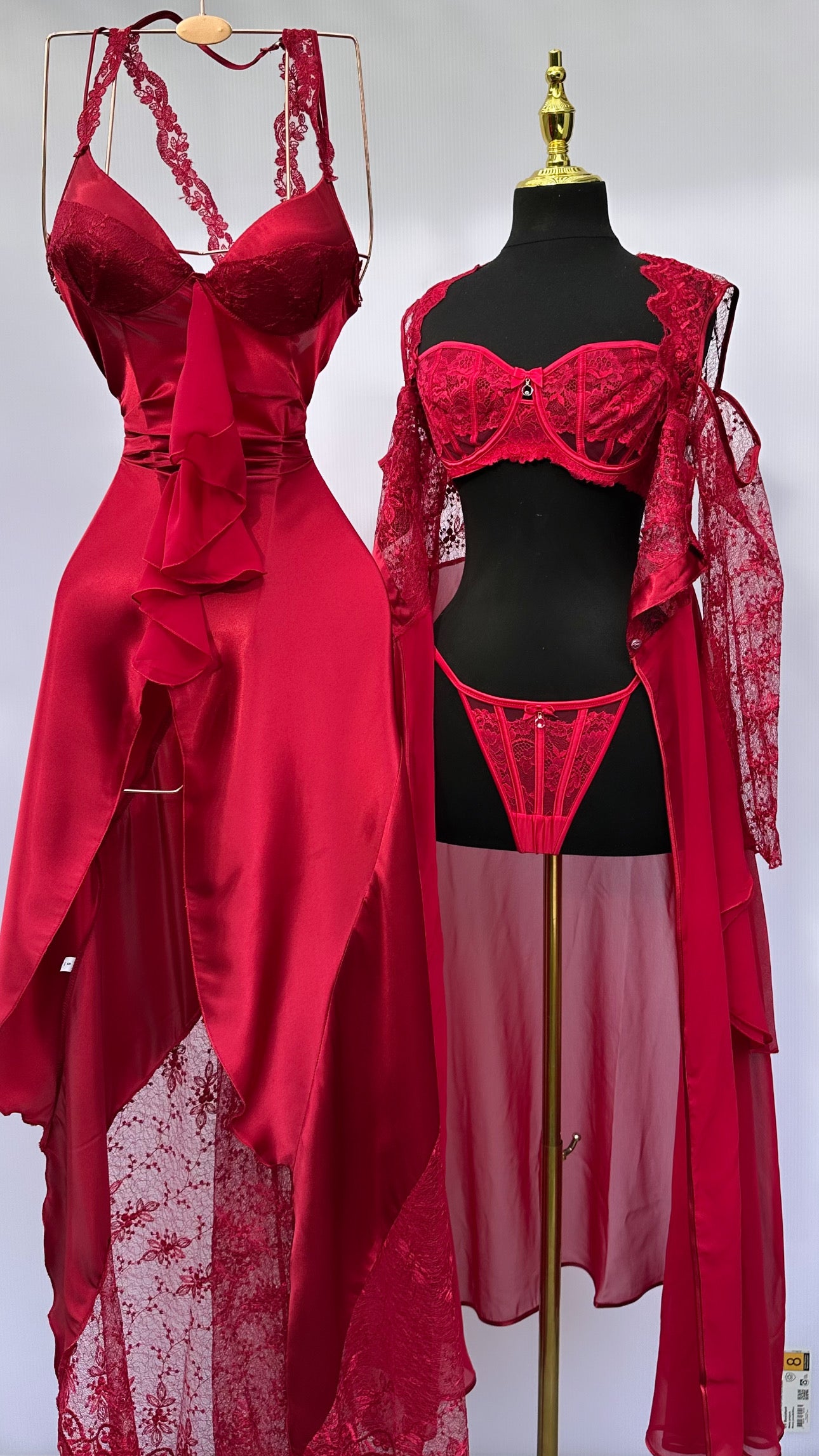 Elira Crimson Lace Lingerie Set